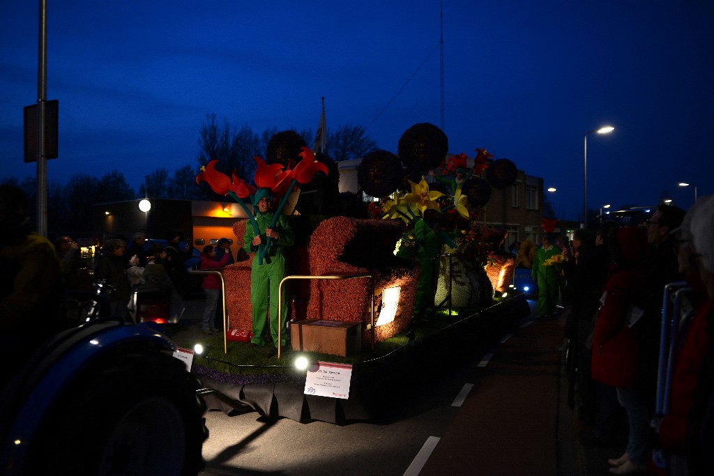 ../Images/Bloemencorso 2015 138.jpg